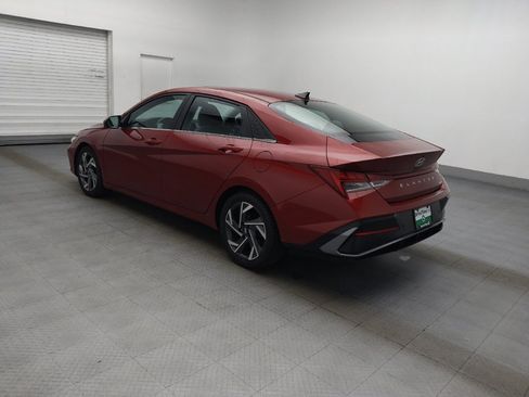 Used 2024 Hyundai Elantra Limited FWD image 3