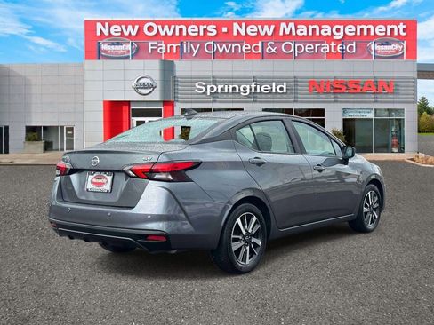 Used 2025 Nissan Versa SV FWD image 5