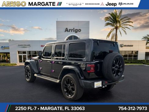Used 2021 Jeep Wrangler Unlimited Sahara w/ Safety Group AWD/4WD image 5