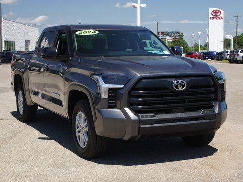 Used 2024 Toyota Tundra SR5 AWD/4WD image 23