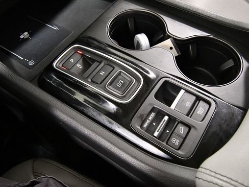 Used 2025 Honda Pilot EX-L image 26