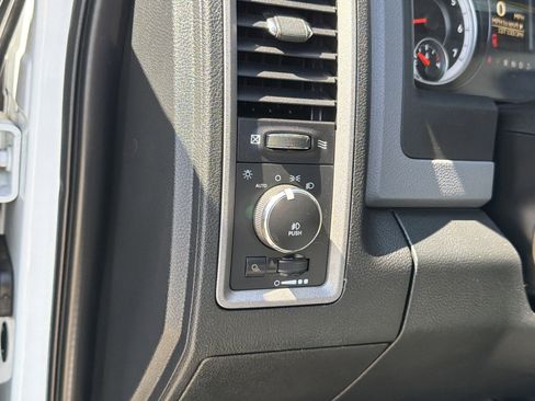 Used 2015 RAM 1500 Express AWD/4WD image 15