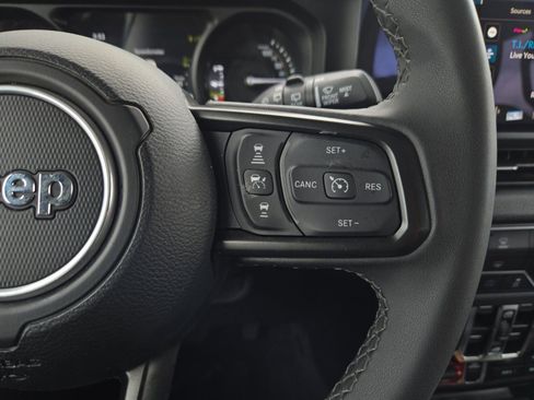 Used 2025 Jeep Wrangler Unlimited Sport S 4xe AWD/4WD image 16