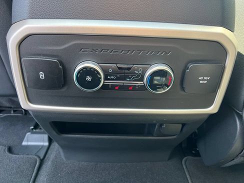 Used 2024 Ford Expedition Limited AWD/4WD image 24