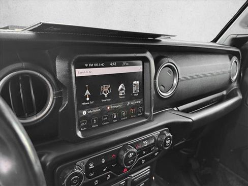 Used 2018 Jeep Wrangler Unlimited Sahara image 14