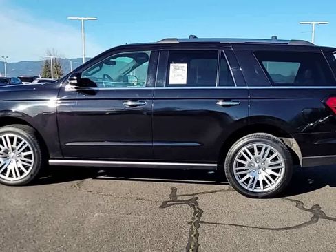 Used 2024 Ford Expedition Limited image 5