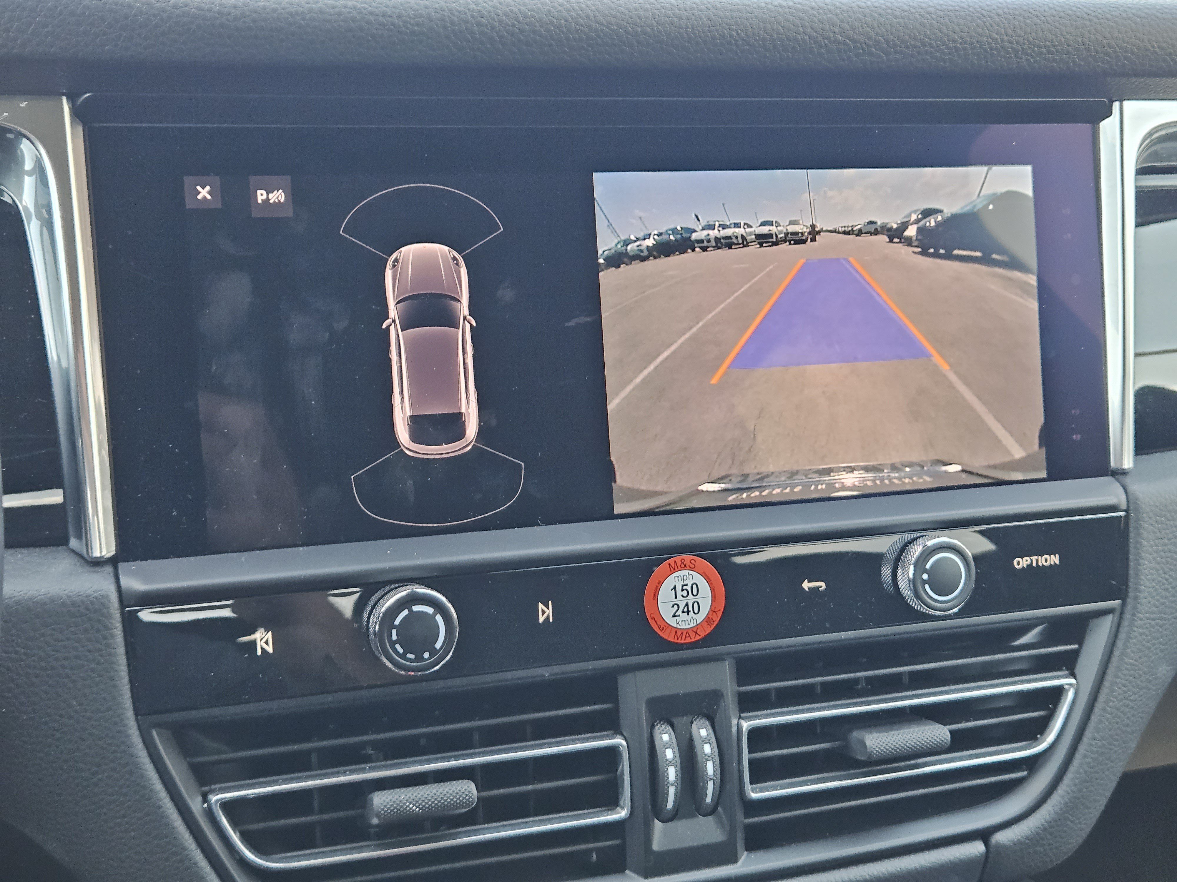 Certified 2026 Porsche Macan AWD/4WD image 18