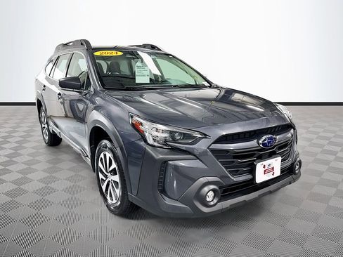 Certified 2024 Subaru Outback AWD/4WD image 3