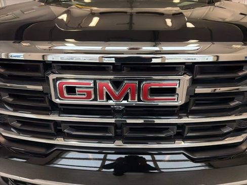 Used 2025 GMC Acadia Elevation w/ Elevation Premium Package AWD/4WD image 11