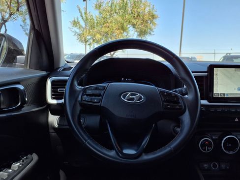 Certified 2023 Hyundai Venue Limited w/ Cargo Package FWD image 19