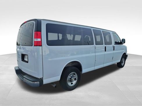 Used 2025 Chevrolet Express 3500 LT w/ LT Preferred Equipment Group RWD image 5