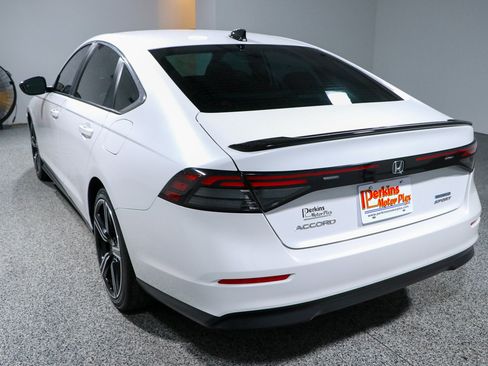 Used 2023 Honda Accord Sport image 9