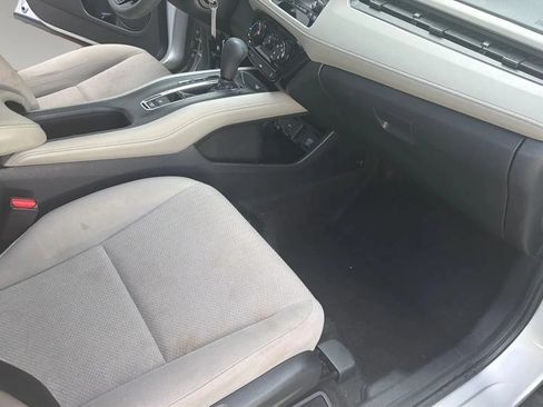 Used 2016 Honda HR-V LX image 27