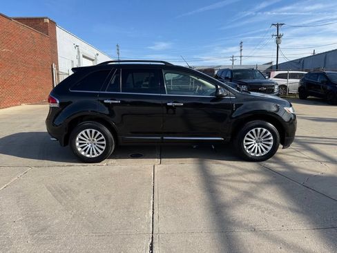 Used 2015 Lincoln MKX FWD w/ Walnut Swirl Wood Package image 5