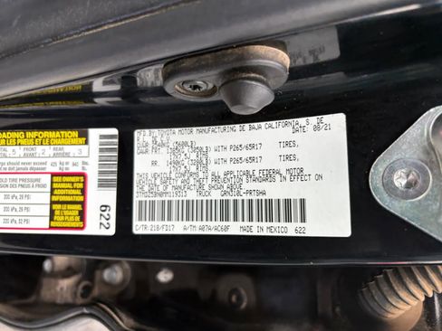 Used 2021 Toyota Tacoma TRD Sport w/ Technology Package image 31