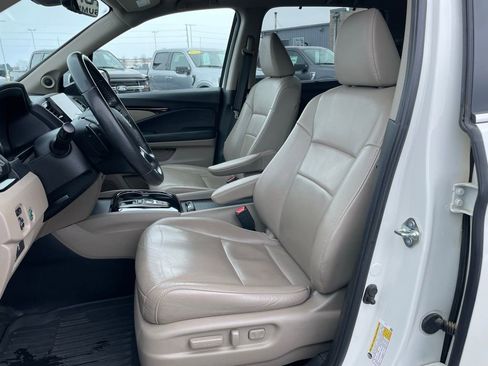 Used 2019 Honda Pilot Touring image 7