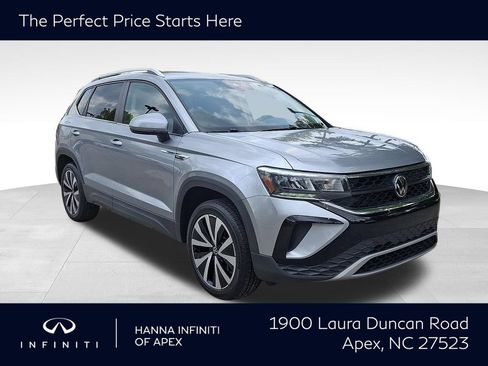 Used 2023 Volkswagen Taos SE FWD image 1