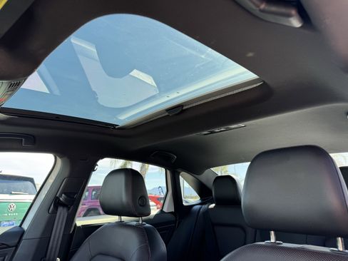 Certified 2023 Volkswagen Jetta GLI Autobahn image 32