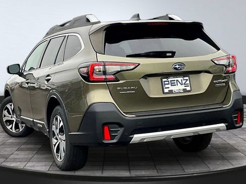 Used 2022 Subaru Outback Touring AWD/4WD image 4