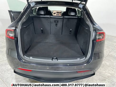 Used 2025 Tesla Model Y Long Range RWD image 11