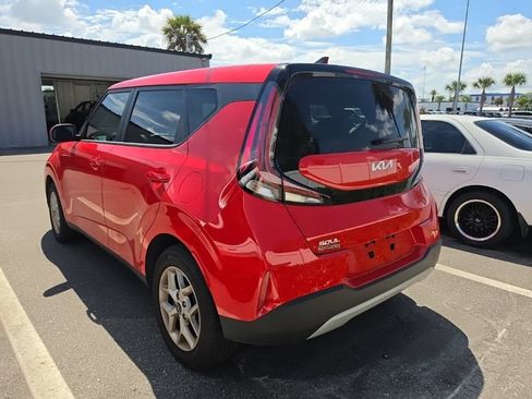 Certified 2025 Kia Soul LX w/ LX Technology Package FWD image 11