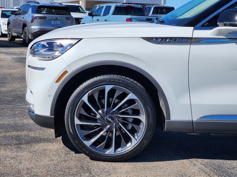 Used 2023 Lincoln Aviator Reserve w/ Equipment Group 201A image 8