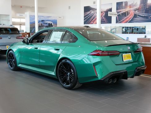 New 2026 BMW M5 w/ Carbon Package image 3