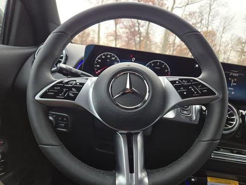 New 2026 Mercedes-Benz GLB 250 4MATIC image 17