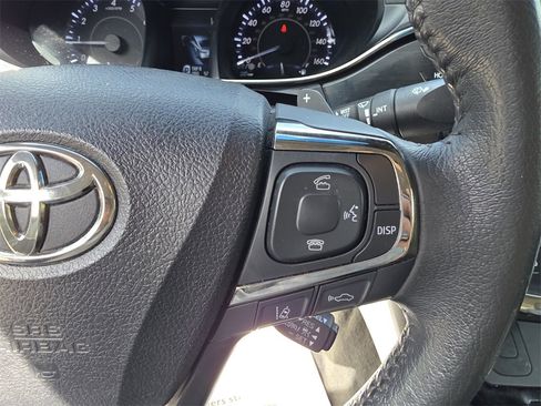 Certified 2018 Toyota Avalon XLE Premium image 30