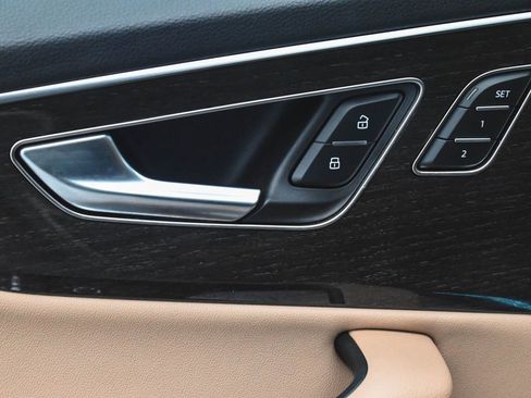 Used 2024 Audi Q7 2.0T Premium w/ Convenience Package image 9