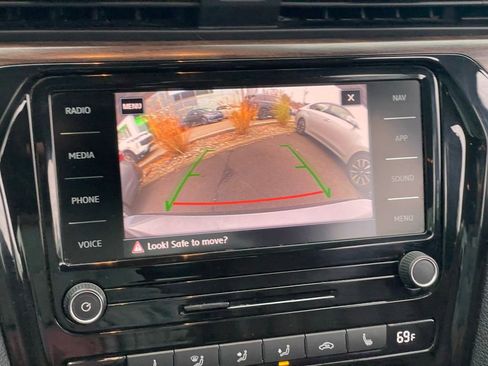 Used 2020 Volkswagen Passat 2.0T SEL image 20