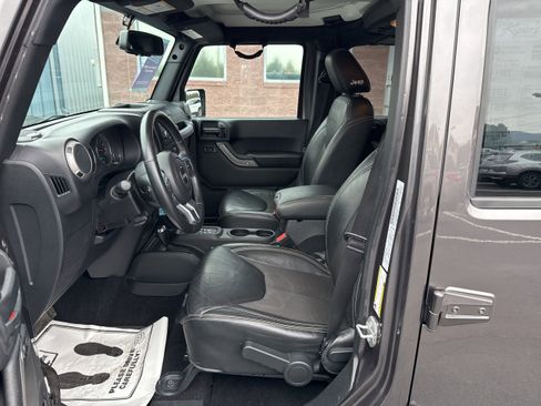 Used 2016 Jeep Wrangler Unlimited Sport image 12