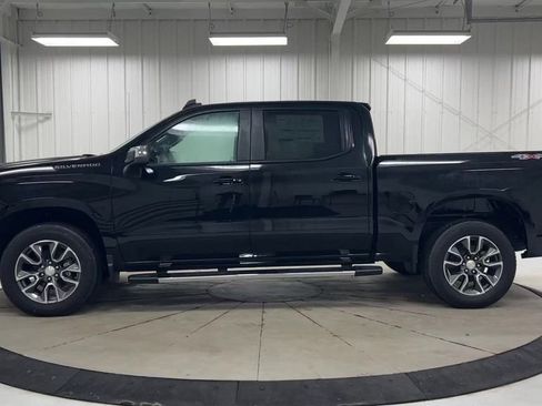 Used 2022 Chevrolet Silverado 1500 LT AWD/4WD image 5