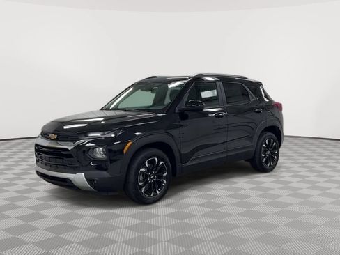 Used 2023 Chevrolet TrailBlazer LT w/ Convenience Package FWD image 4
