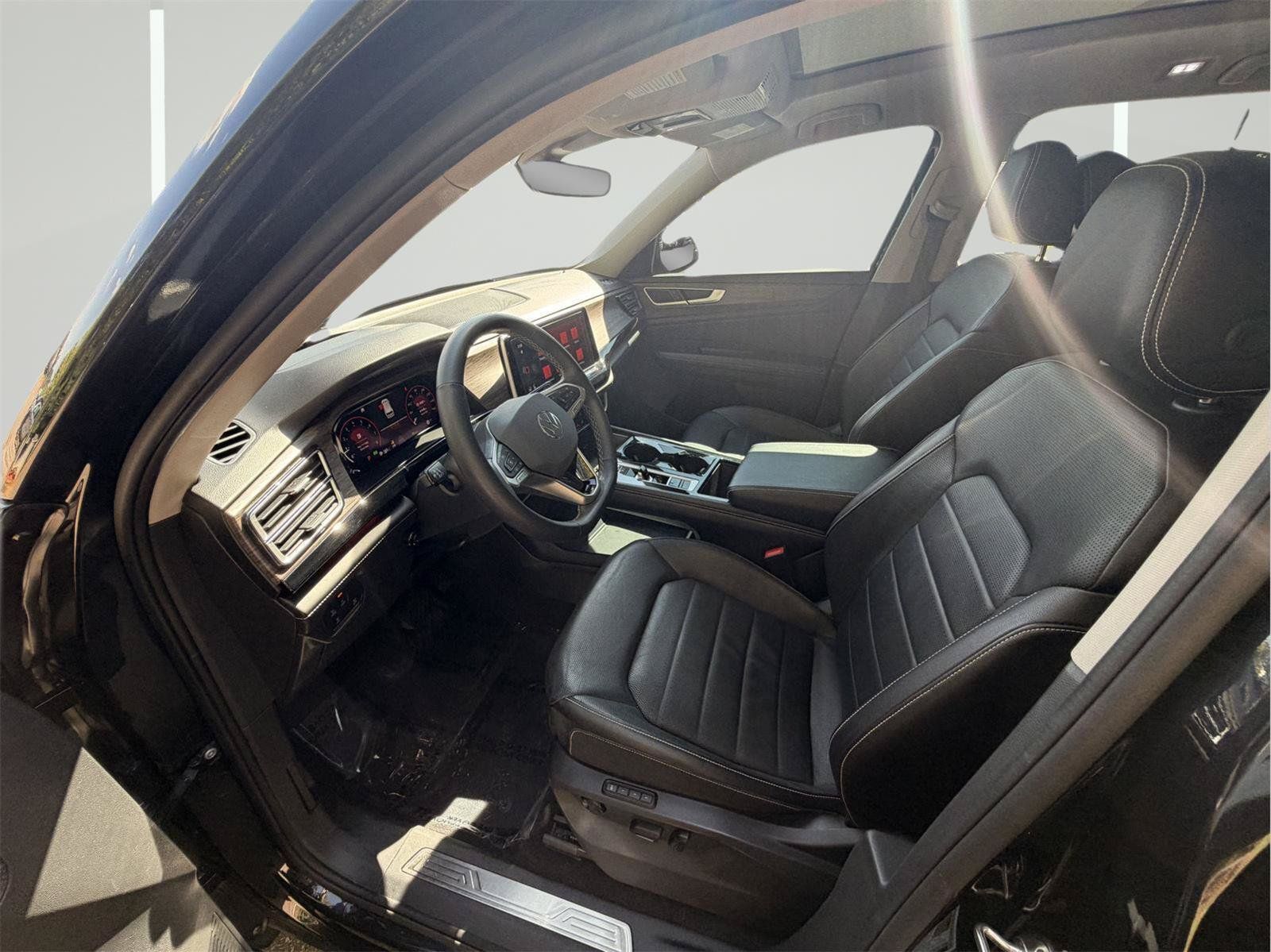 Used 2024 Volkswagen Atlas SEL AWD/4WD image 21