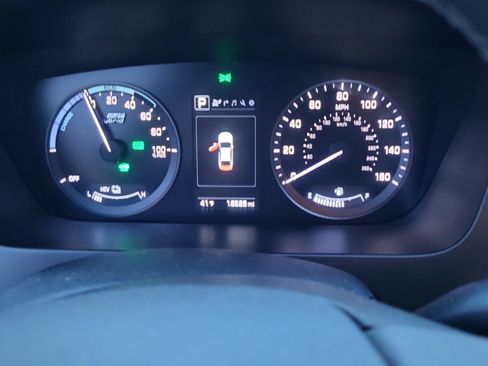 Used 2017 Hyundai Sonata Plug-In Hybrid image 13