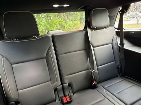 Used 2022 GMC Yukon SLT w/ SLT Luxury Package AWD/4WD image 19