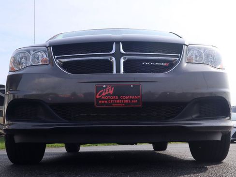 Used 2019 Dodge Grand Caravan SE w/ UConnect Hands-Free Group FWD image 5