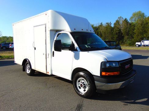 Used 2022 GMC Savana 3500 w/ Power Convenience Package image 32