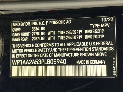 Used 2023 Porsche Macan AWD/4WD image 26