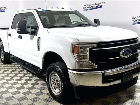 Used 2022 Ford F250 XL w/ Power Equipment Group AWD/4WD image 3