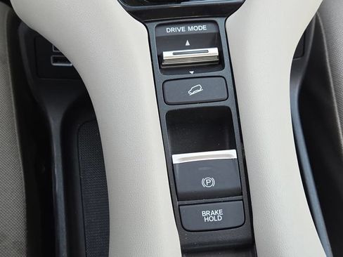 Used 2023 Honda HR-V LX image 25
