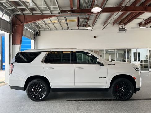 Used 2024 Chevrolet Tahoe High Country AWD/4WD image 13