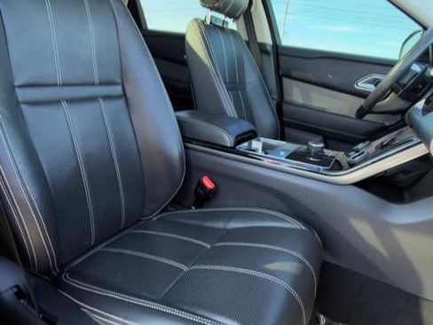 Used 2019 Land Rover Range Rover Velar S image 44