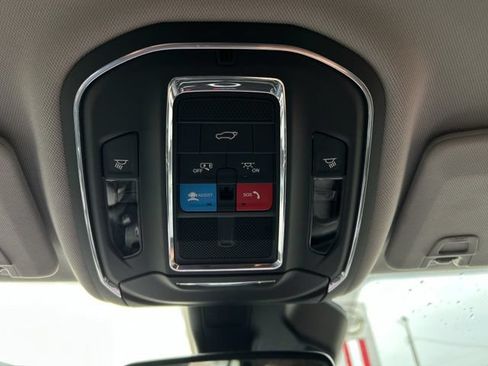 Used 2023 Jeep Grand Cherokee L Limited AWD/4WD image 53