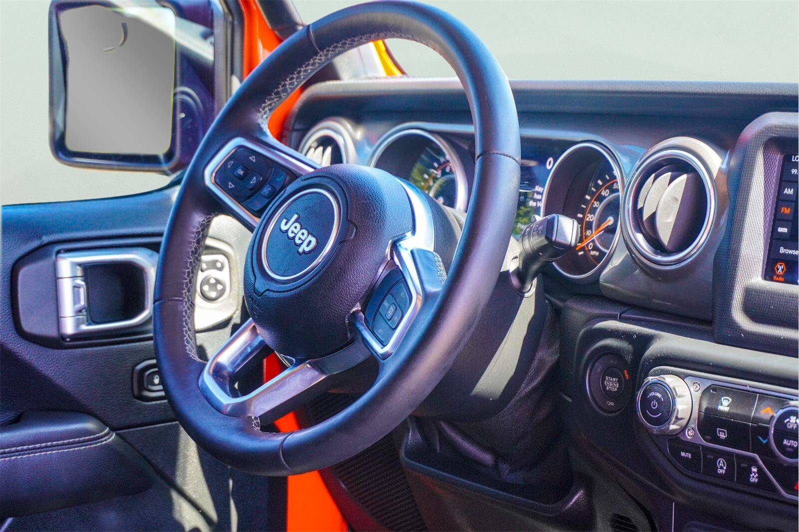 Used 2018 Jeep Wrangler Unlimited Sahara w/ LED Lighting Group AWD/4WD image 16