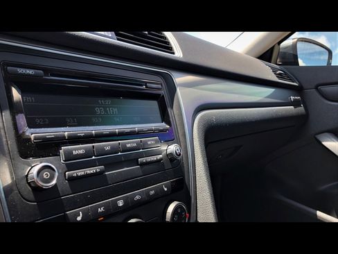 Used 2015 Volkswagen Passat 1.8T Wolfsburg Edition image 11