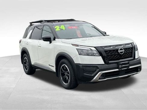 Certified 2023 Nissan Pathfinder Rock Creek image 3
