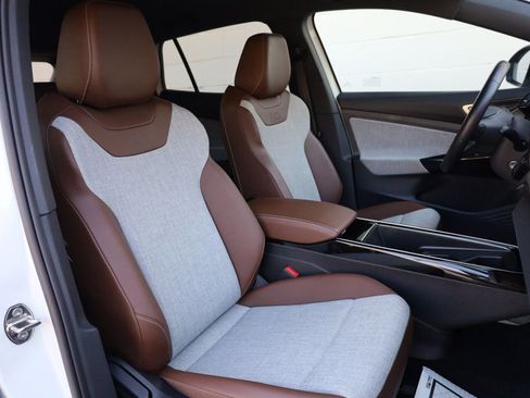 Used 2023 Volkswagen ID.4 Pro image 26