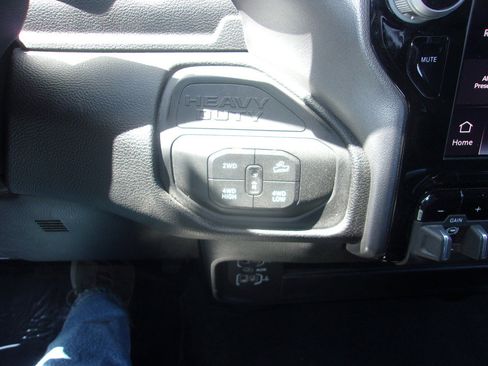 Used 2025 RAM 2500 Big Horn AWD/4WD image 25